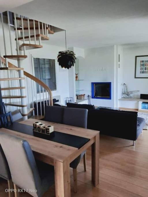 Au Coeur Du Village De Apartment
